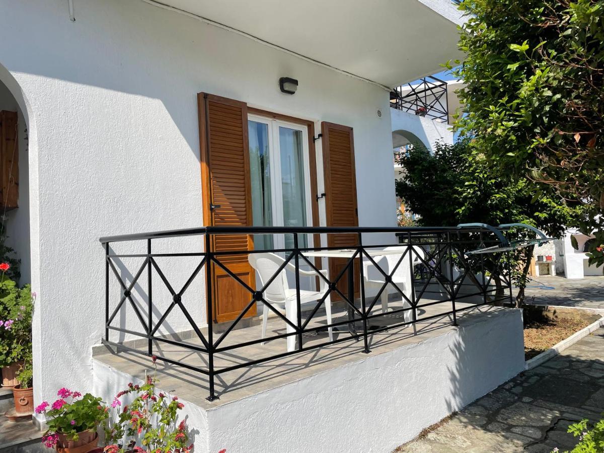Karagiozos Studios & Apartments สโกเปลอสทาวน์ ภายนอก รูปภาพ