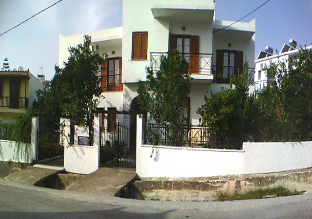Karagiozos Studios & Apartments สโกเปลอสทาวน์ ภายนอก รูปภาพ